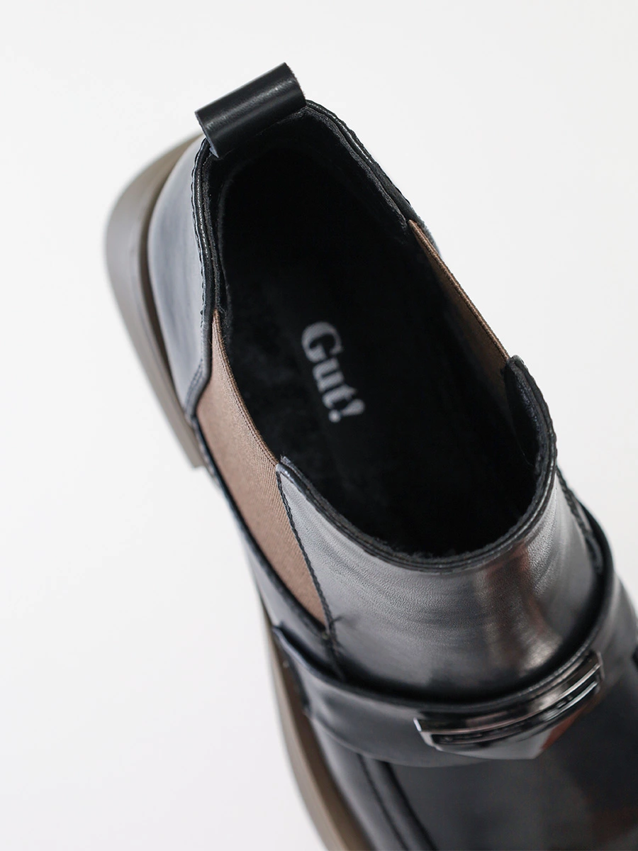 Ботинки-челси черного цвета с декоративной пряжкой